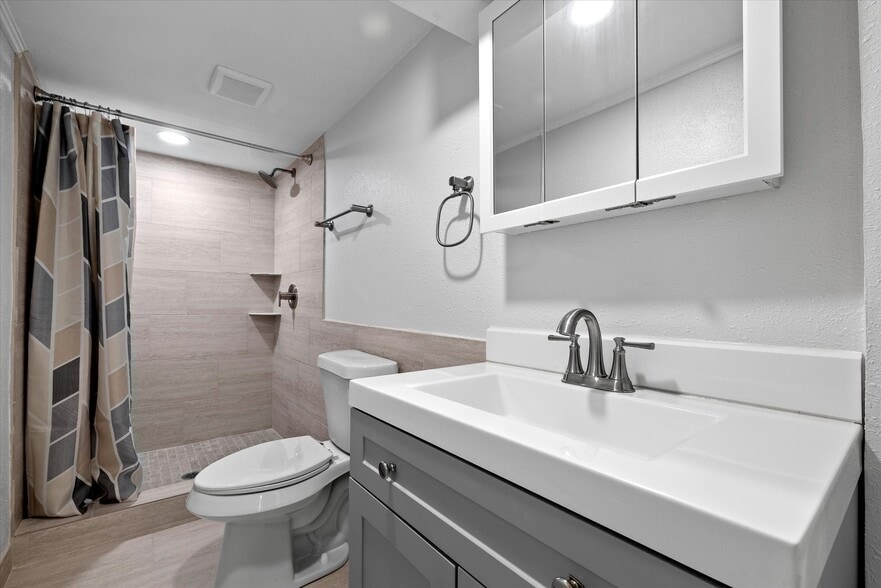 More Photos Of 1010 27th st, Galveston Apartments For Sale