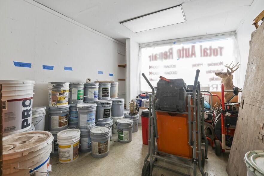 More Photos Of 1890 S High St, Columbus Light Distribution For Sale