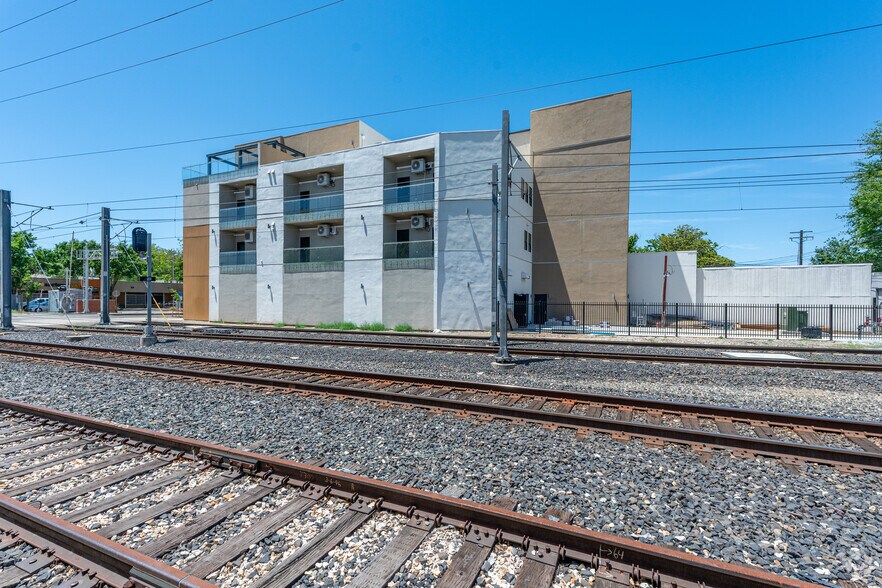 More Photos Of 1915 S St, Sacramento Apartments For Sale