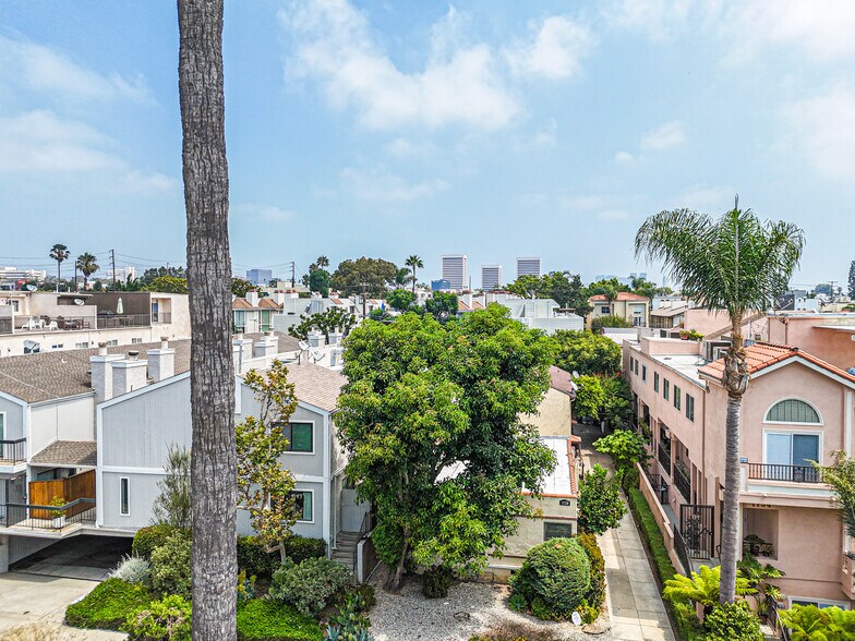 More Photos Of 1728 Granville Ave, Los Angeles Apartments For Sale