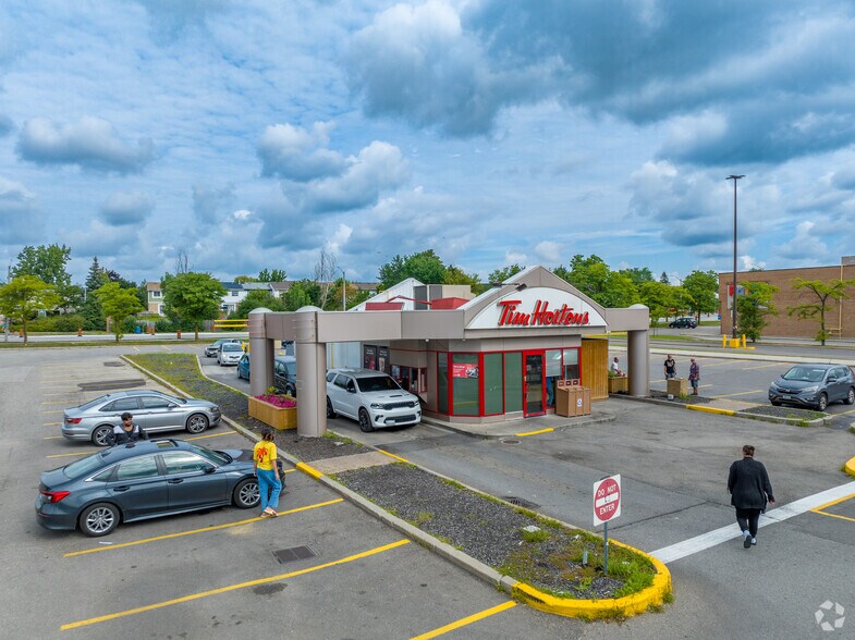 More Photos Of 225-227 Vodden St, Brampton Unknown For Lease