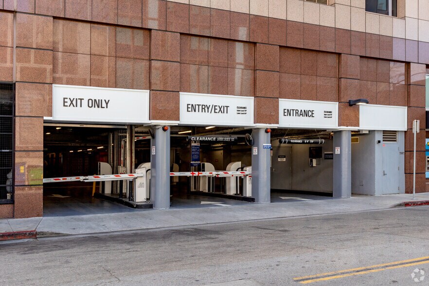 More Photos Of 160 W Santa Clara St, San Jose Office For Lease