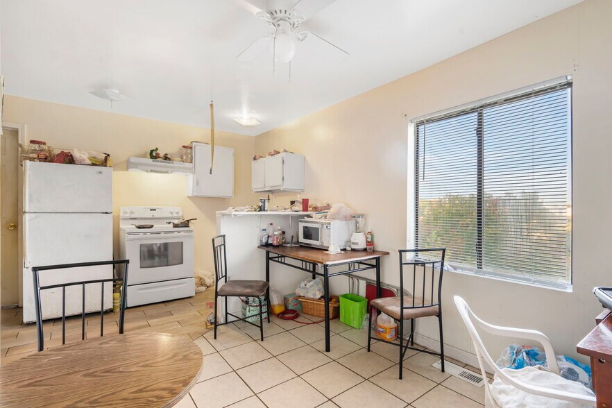 More Photos Of 1107-1109 W 76 Country Blvd, Branson General Retail For Sale