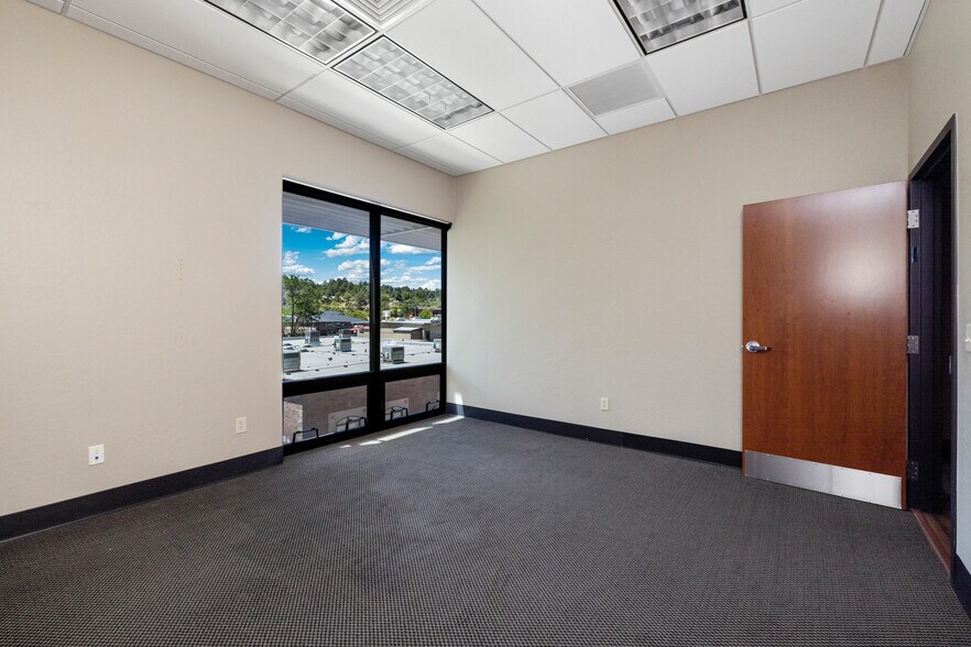 More Photos Of 325 W Gurley St, Prescott Office For Lease