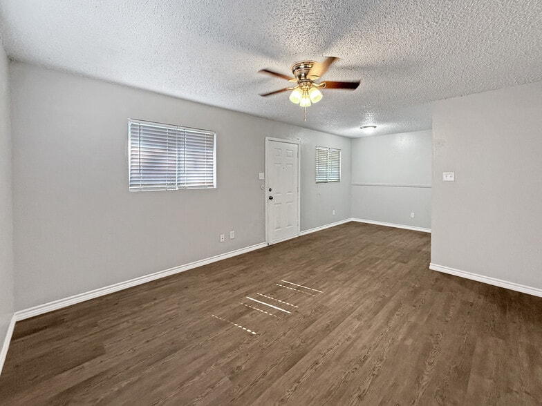 More Photos Of 401 Pinchback Rd, Beaumont Apartments For Sale