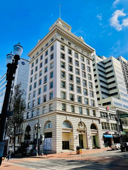 More Photos Of 800-818 SW Broadway, Portland Office For Lease