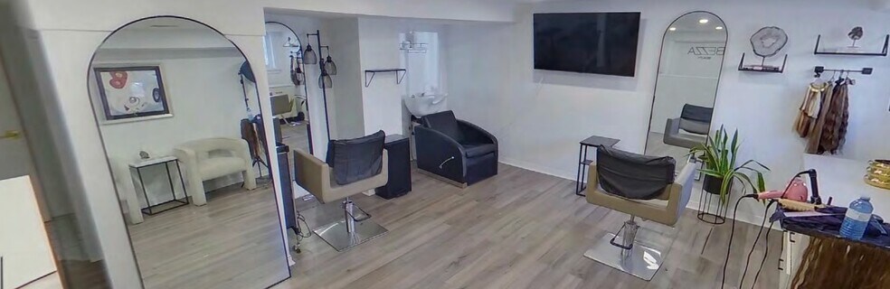 More Photos Of 15-17 Belmont St, Toronto Office Residential For Sale