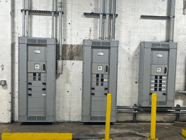 More Photos Of 5295 NW 163rd St, Miami Lakes Warehouse For Lease