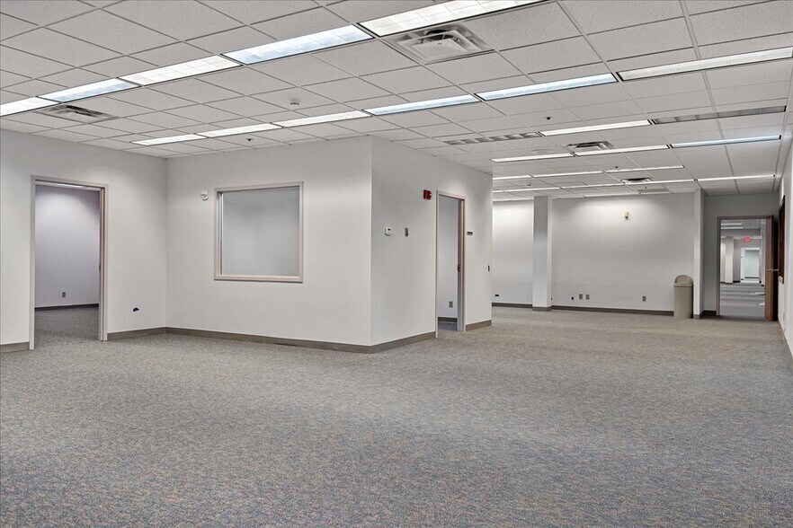 More Photos Of 740 E Ash St, Springfield Office For Lease