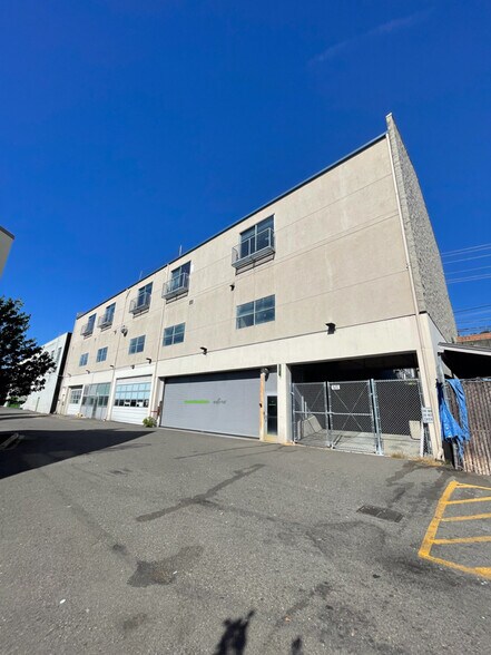 More Photos Of 2201 15th Ave W, Seattle General Retail For Sale