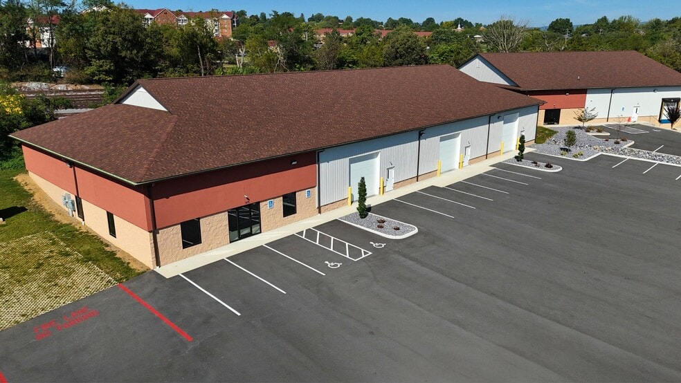 More Photos Of 975 Sawtooth Oak Cir, Harrisonburg Warehouse For Lease