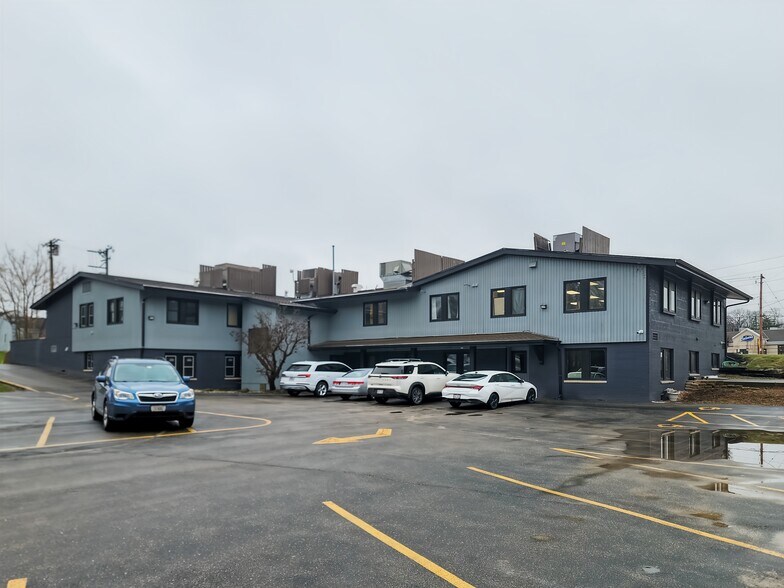 More Photos Of 6080-6090 S 108th St, Hales Corners Coworking Space
