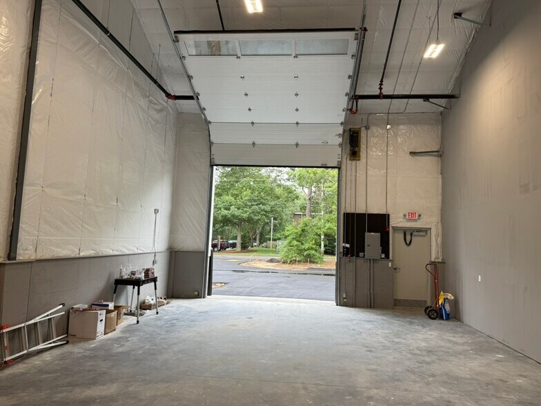 More Photos Of 212 Mid Tech Dr, West Yarmouth Office For Lease