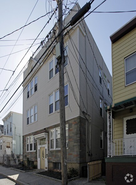More Photos Of 229 Lembeck Ave, Jersey City Apartments For Sale