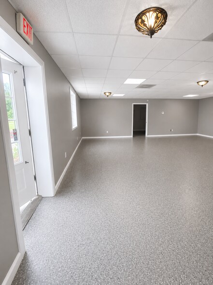 More Photos Of 272 Highway 41 N, Barnesville Office For Sale