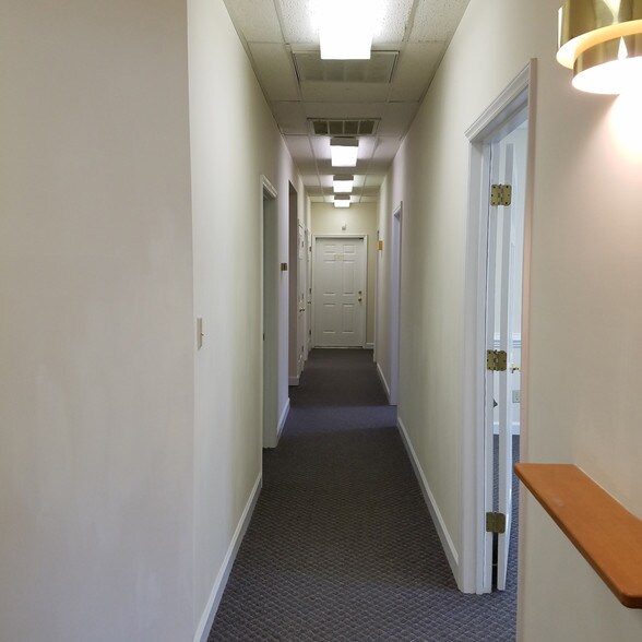 More Photos Of 1919 Boulevard St, Greensboro Office For Lease