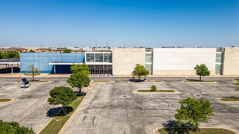 Primary Photo Of 12625 N Interstate 35, Austin Freestanding For Sale
