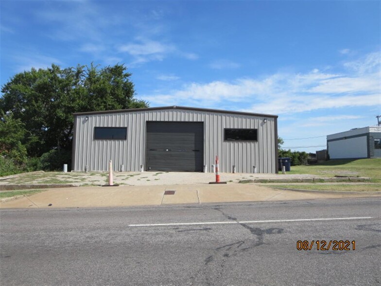 Primary Photo Of 1213 NE 23rd St, Oklahoma City Manufacturing For Sale