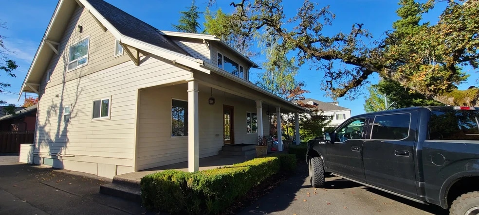 More Photos Of 1415 Liberty St SE, Salem Office For Sale