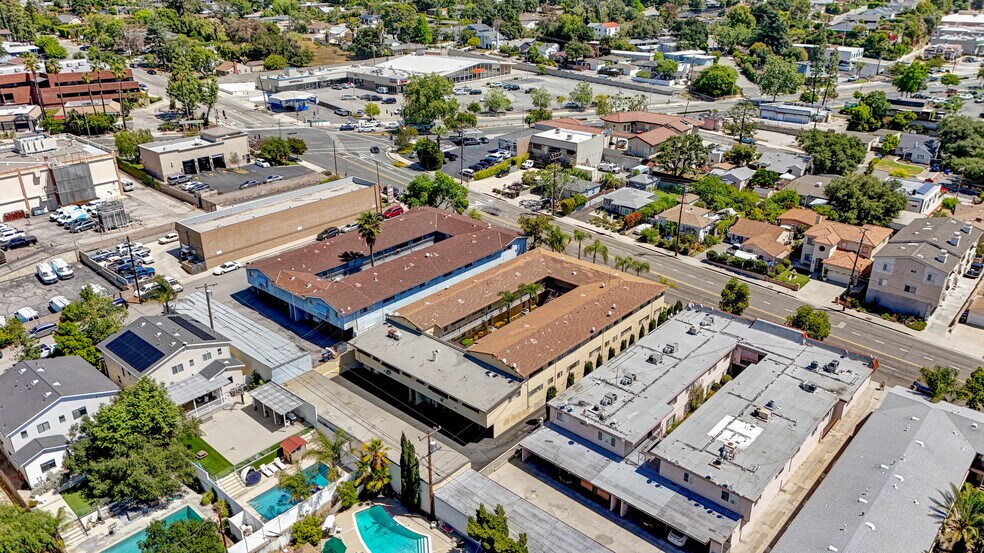 More Photos Of 4439 Ocean View Blvd, Montrose Apartments For Sale