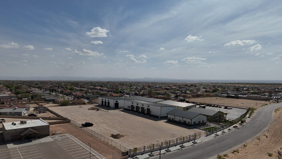 More Photos Of 14372 Rudi Kuefner, Horizon City Truck Terminal For Lease