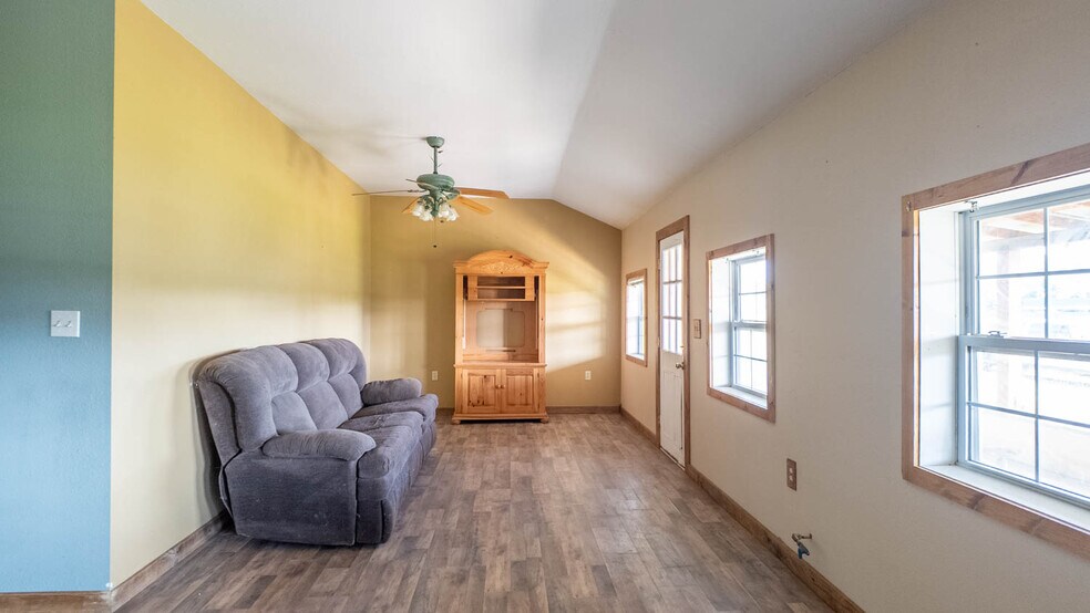 More Photos Of 2516 US-63, Hardy General Retail For Sale