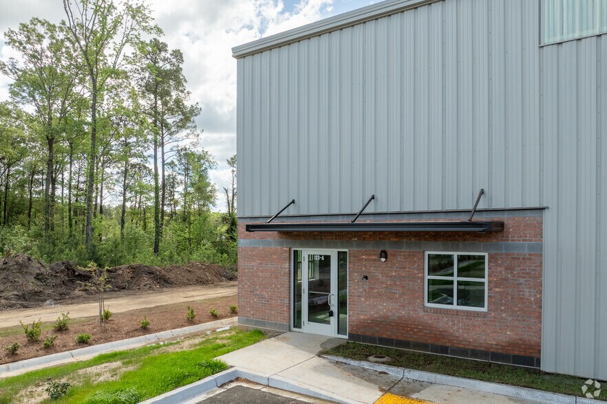 More Photos Of 123 Commerce Creek Way, Moncks Corner Warehouse For Lease