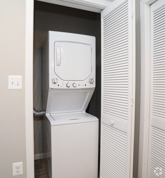 More Photos Of 100 Lara St, Manassas Park Apartments For Lease