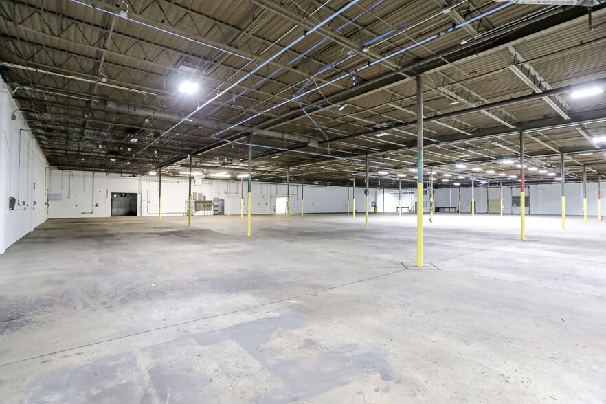 More Photos Of 2334 Production Dr, Indianapolis Warehouse For Lease