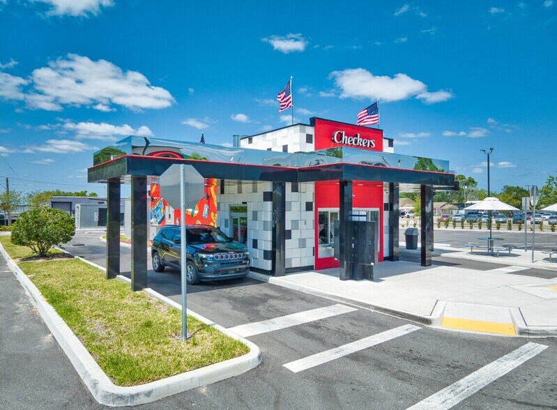 More Photos Of , Auburndale General Retail For Sale