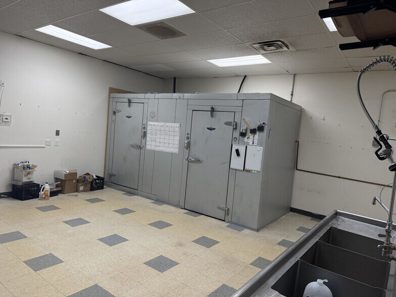 More Photos Of 100-130 Barrington Commons Ct, Barrington Unknown For Lease