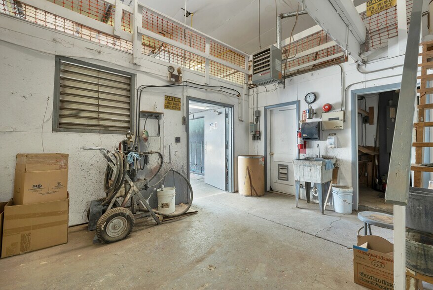 More Photos Of 55 Maynesboro St, Berlin Industrial For Sale