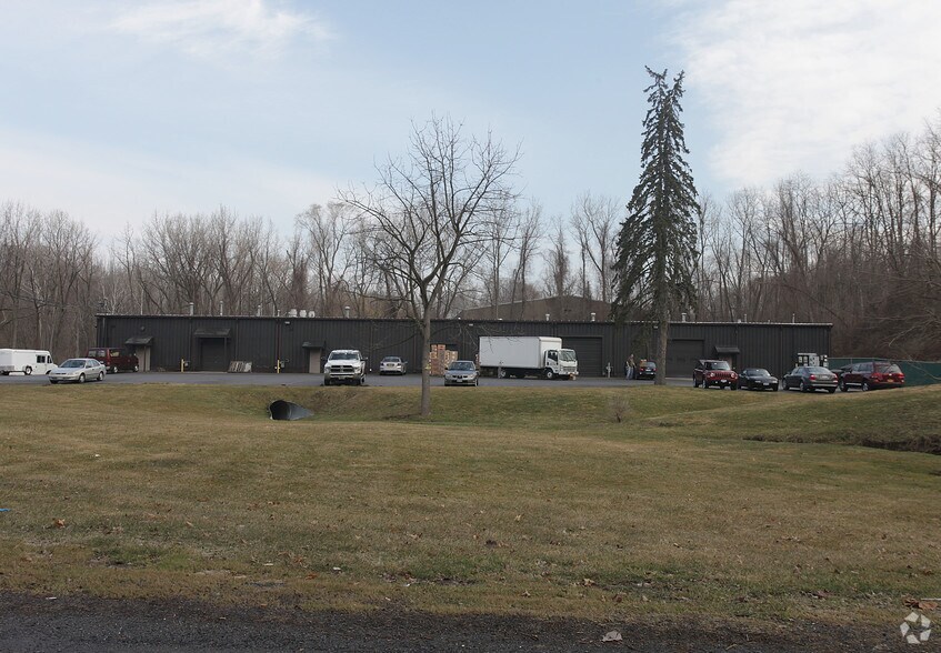 More Photos Of 641 Sheafe Rd, Poughkeepsie Warehouse For Lease