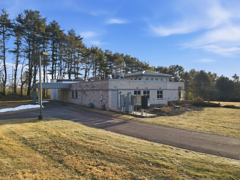 More Photos Of 113 Pocono Dr, Milford Office For Sale