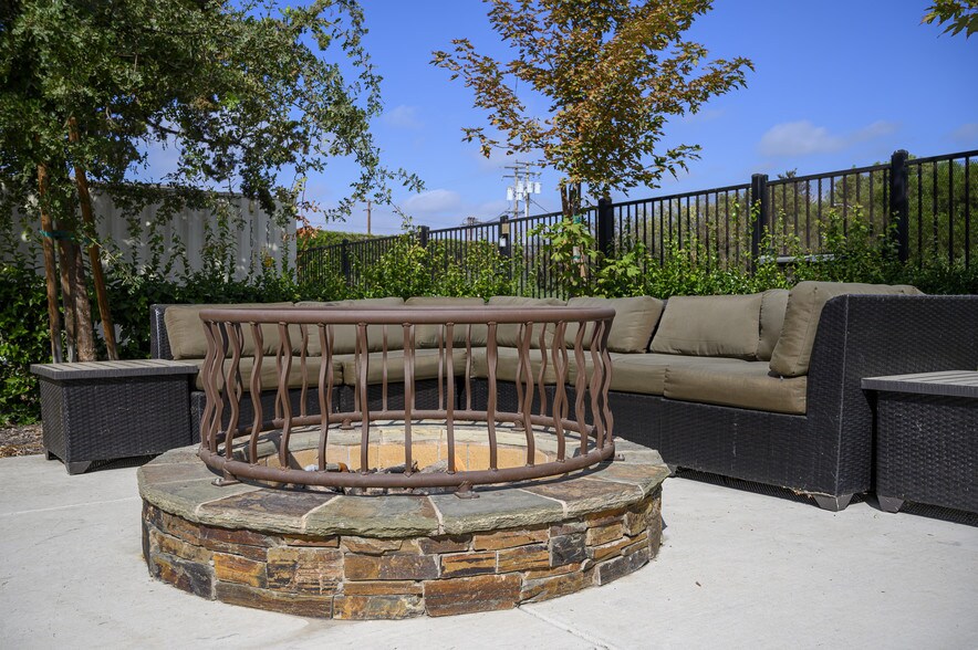 More Photos Of 19920 1st St, Hilmar Restaurant For Lease