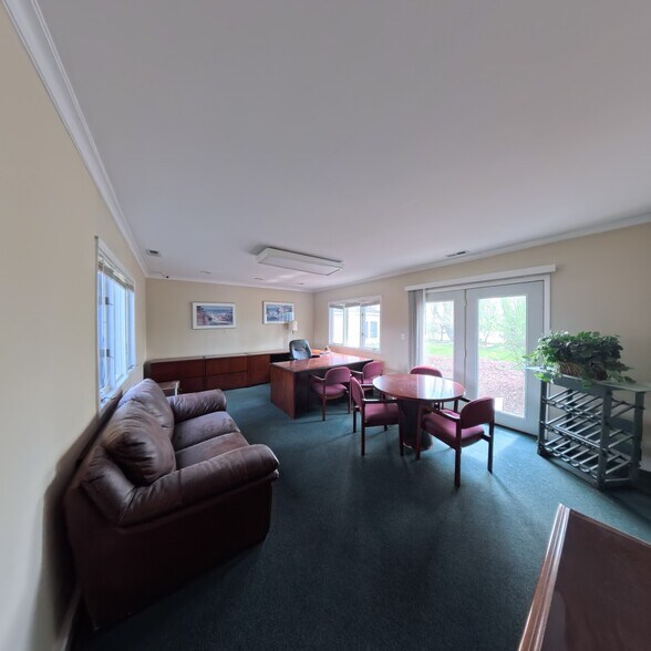More Photos Of 805 E Palatine Rd, Palatine Office For Sale