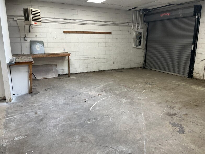 More Photos Of 6499 Federal Blvd, Denver Flex For Lease