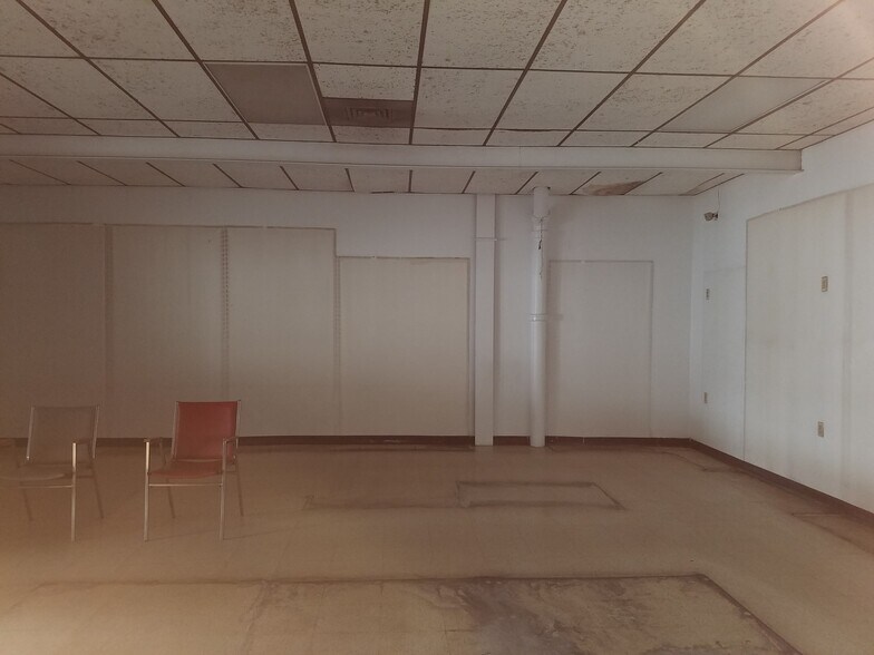 More Photos Of 333-335 Meade St, Pittsburgh Light Distribution For Lease