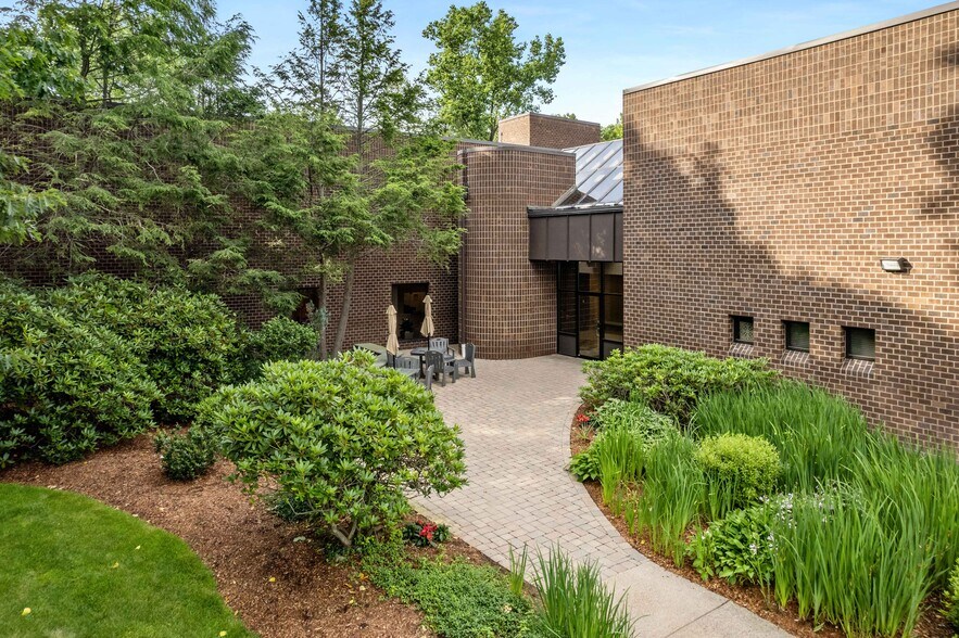 More Photos Of 70 Wells Ave, Newton Office For Lease