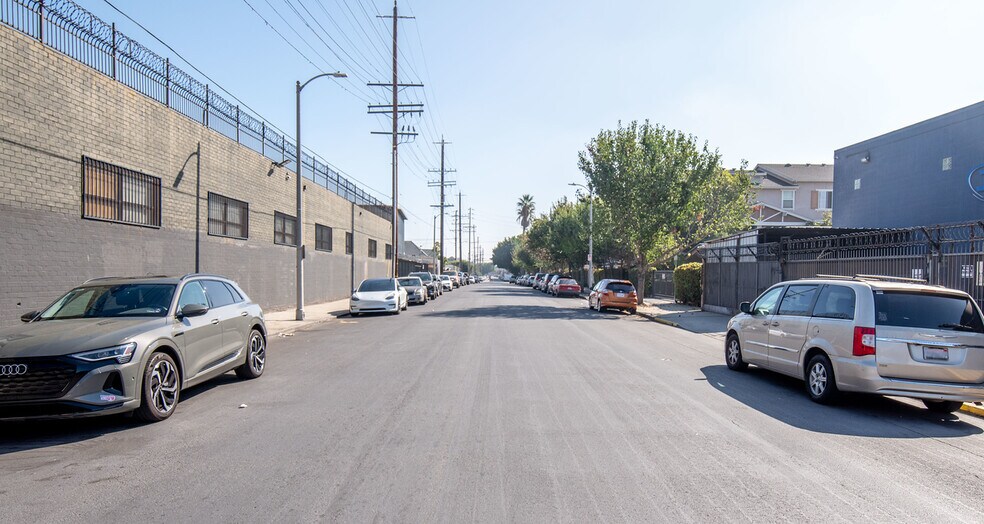 More Photos Of 800-808 E 29th St, Los Angeles Warehouse For Sale