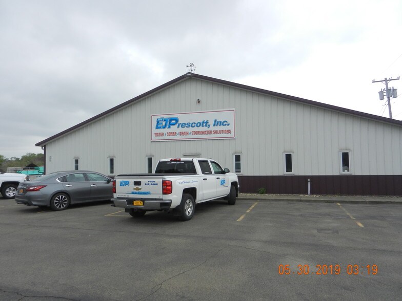 More Photos Of 200 Lake Ave, Hamburg Light Distribution For Lease