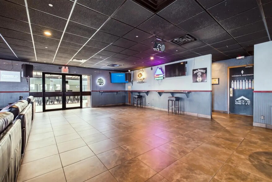 More Photos Of 8775 N 107th St, Milwaukee Restaurant For Sale