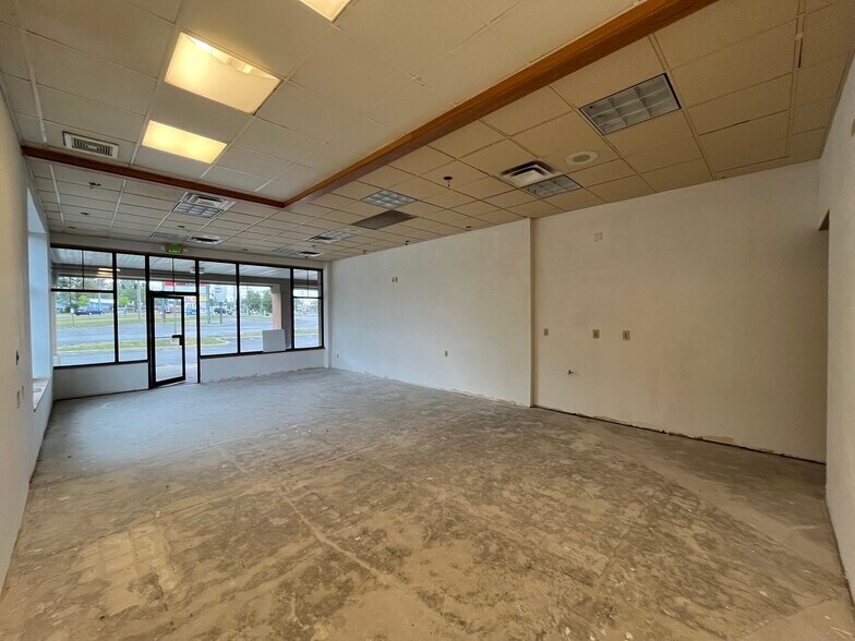 More Photos Of 1575 Goshen Ave, Fort Wayne General Retail For Lease