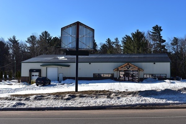 More Photos Of 875 Brookton Rd, Marquette Distribution For Sale