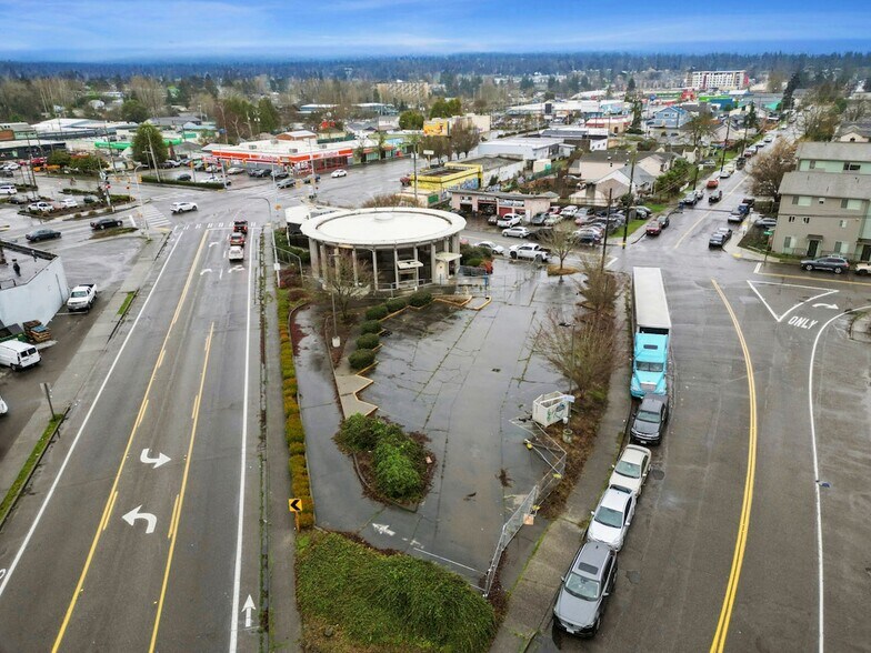 Primary Photo Of 1616 SW 100th St, Seattle Bank For Sale