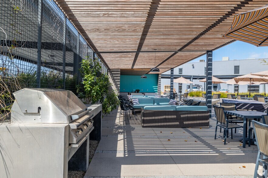 More Photos Of 12910 Culver Blvd, Marina Del Rey Unknown For Lease