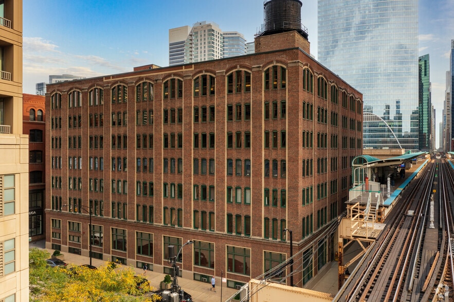 Primary Photo Of 560-566 W Lake St, Chicago Loft Creative Space For Lease