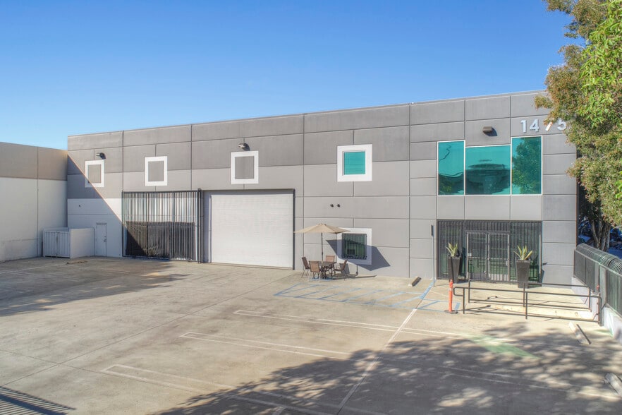 More Photos Of 1475 Long Beach Ave, Los Angeles Warehouse For Lease
