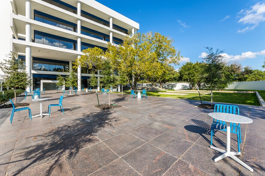 More Photos Of 6500 West Loop South, Bellaire Medical For Lease