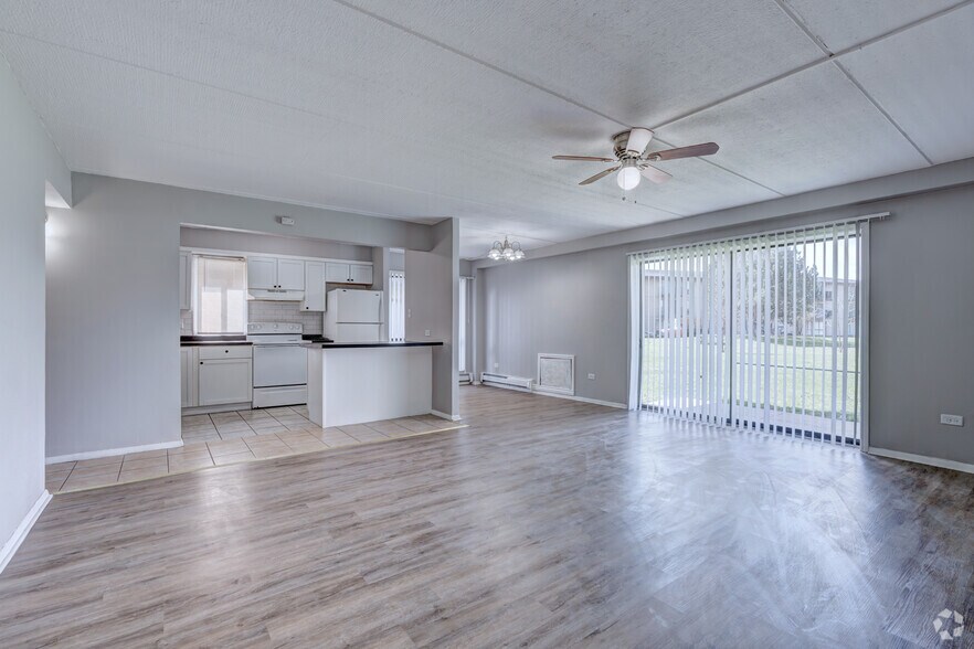 More Photos Of 2610 Marigold Dr, Sauk Village Apartments For Sale